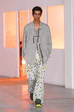 キコ・コスタディノフ 2026年春夏メンズコレクション - 日常、静かな時間の流れとともに｜写真3