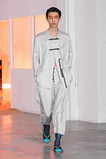 キコ・コスタディノフ 2026年春夏メンズコレクション - 日常、静かな時間の流れとともに｜写真6