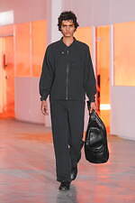 キコ・コスタディノフ 2026年春夏メンズコレクション - 日常、静かな時間の流れとともに｜写真13