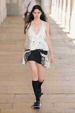 カラー 2026年春夏コレクション、軽やかな“揺らぎ”をプラス｜写真5