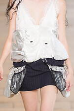 カラー 2026年春夏コレクション、軽やかな“揺らぎ”をプラス｜写真6