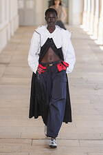 カラー 2026年春夏コレクション、軽やかな“揺らぎ”をプラス｜写真9