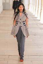 カラー 2026年春夏コレクション、軽やかな“揺らぎ”をプラス｜写真36