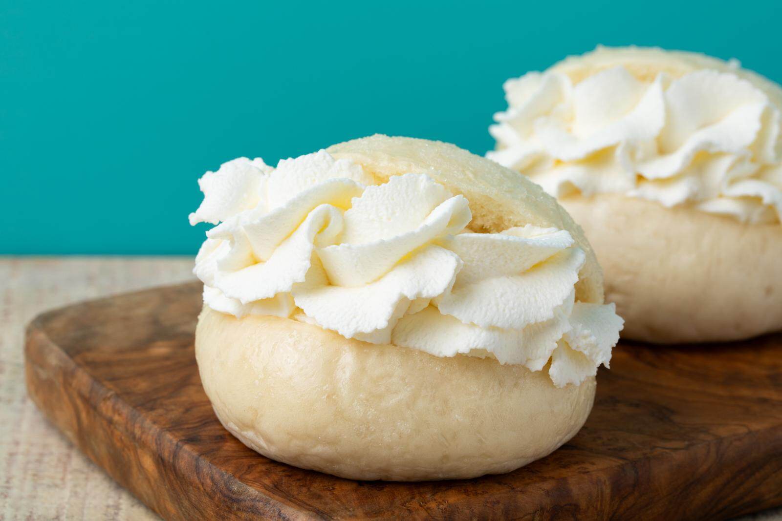 「究極の生クリームパン」1個 390円 