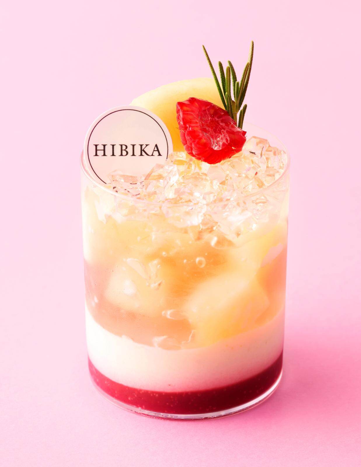 阪急うめだ本店に「桃スイーツ」集結、“まるで真珠”ヨーグルトクリームのケーキ＆丸ごと1玉のせタルト｜写真3