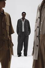 カネマサフィル 2026年春夏コレクション、エジプトの砂漠をわたり歩く探検者｜写真9