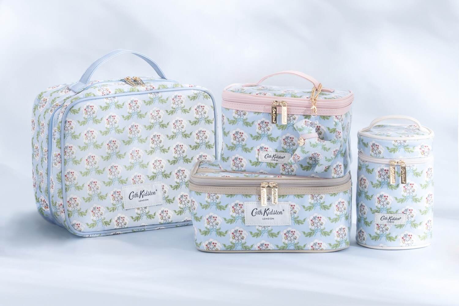 ハンドメイド ボディバッグ ウエストポーチ キャスキッドソン生地 花柄 2025年最新】CathKidston ボディバッグ・ウエストポーチの人気