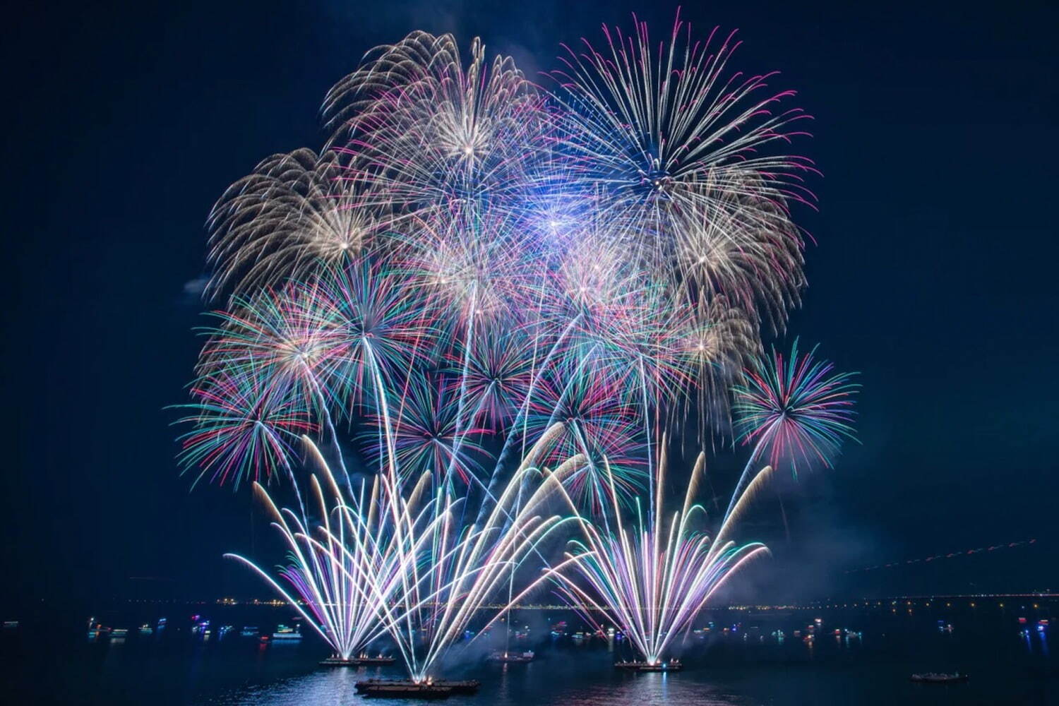 野外イベント｜花火大会「稲毛花火 スカイ オーケストラ」千葉・稲毛海浜公園で、音楽と花火がシンクロする芸術花火