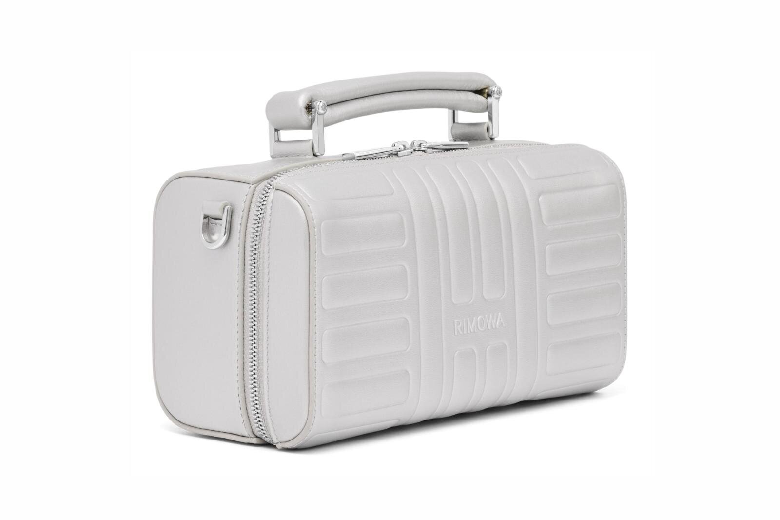 人気ブランドメンズバッグ【2025年冬】小さめレザーショルダーから“ビジネスOK”トートまで｜写真4