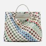 人気ブランドメンズバッグ【2025年冬】小さめレザーショルダーから“ビジネスOK”トートまで｜写真10