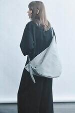 人気ブランドメンズバッグ【2025年冬】小さめレザーショルダーから“ビジネスOK”トートまで｜写真1