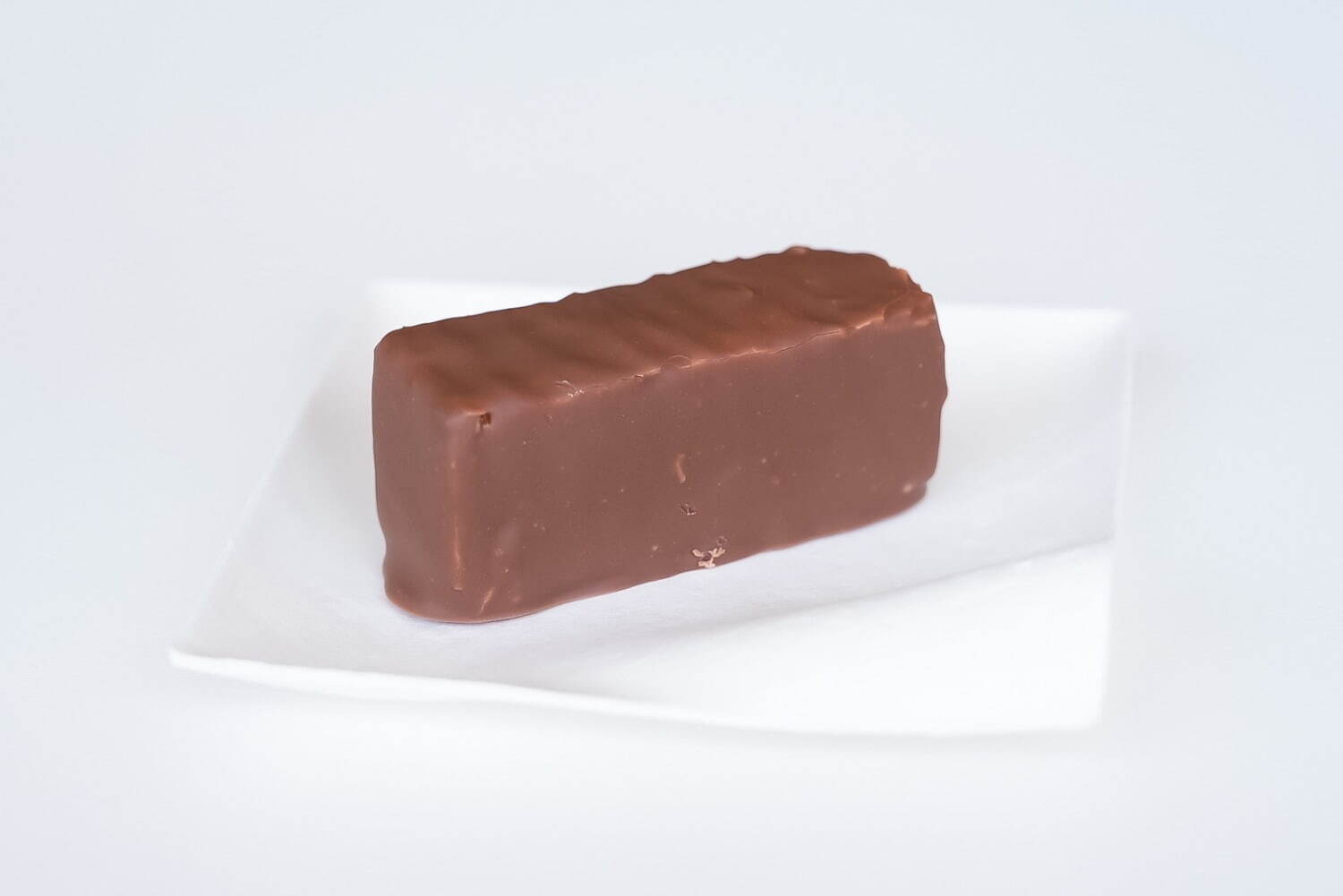 メリーチョコレート“チョコたっぷりミルフィーユ”の魅力を解説 - 工場潜入＆アレンジレシピも｜写真1