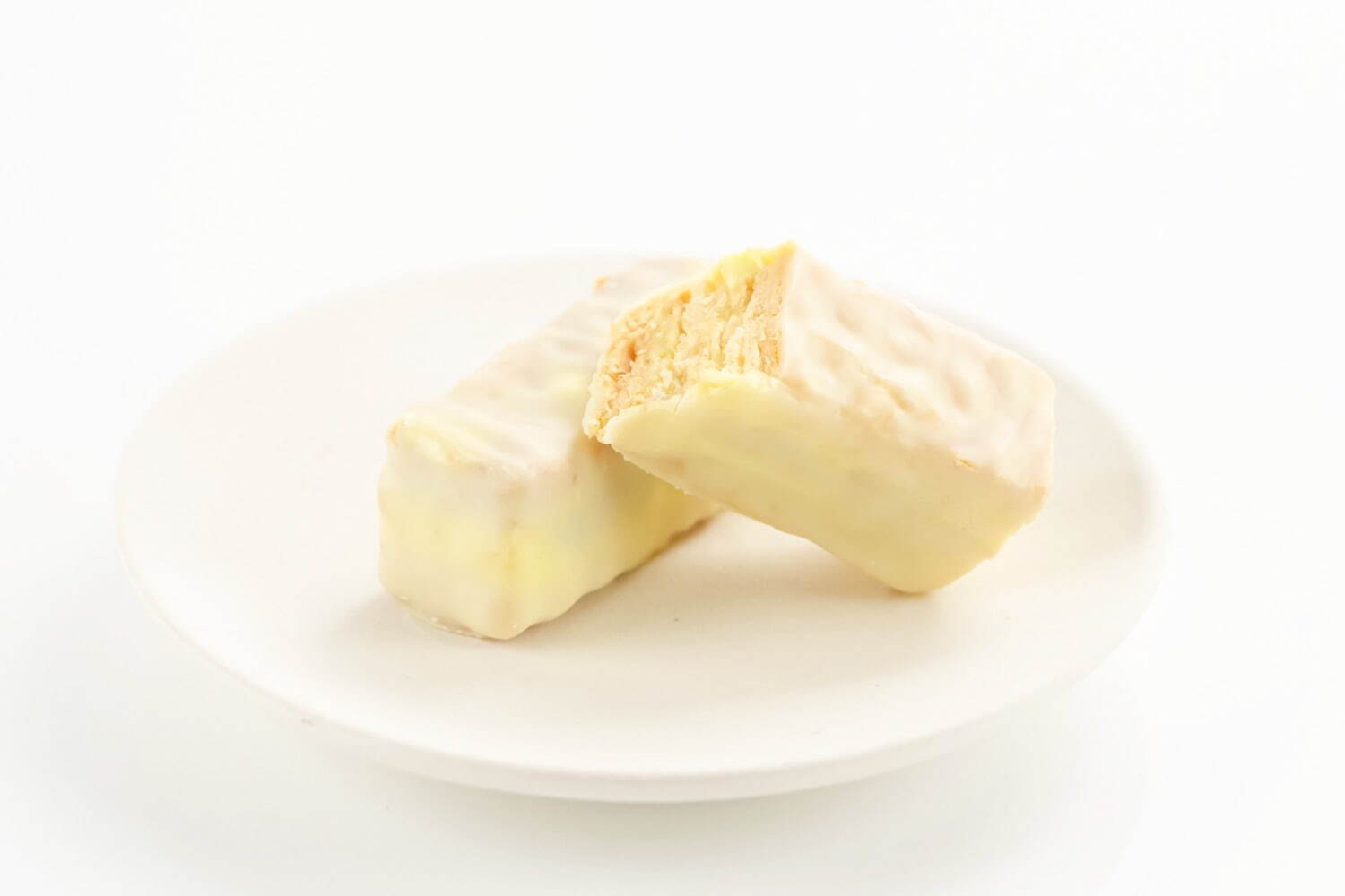 メリーチョコレートの夏限定ミルフィーユ、爽やか“瀬戸内レモン”＆ホワイトチョコがけ｜写真2