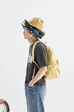 ビズビムの“高耐久ナイロン”ショルダーバッグ＆サンダル、鹿革フラップのバックパックも｜写真16