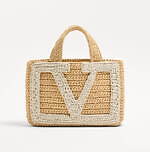 ヴァレンティノ ガラヴァーニ“Vロゴ”のミニバッグ、クロシェ編みのラフィアトートも｜写真6