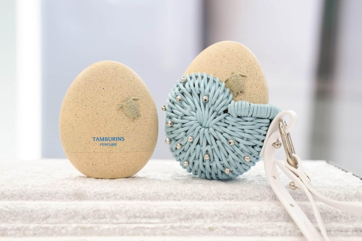 エッグパフューム ラタンウェア(Egg Perfume Rattan Wear) ブルー/ベージュ 5,300円
※2025年7月4日(金)から7月27日(日)までの期間は渋谷フラッグシップストア限定販売
※7月28日(月)よりタンバリンズ直営店舗にて一般発売