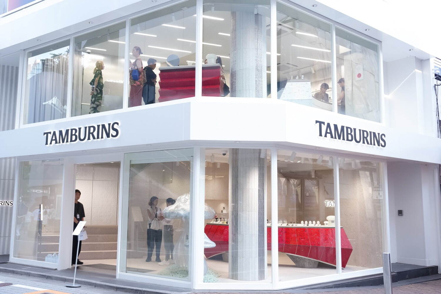 タンバリンズ旗艦店が東京・渋谷パルコ前にオープン、“卵型”フレグランス＆キャンドルなど勢揃い｜写真33