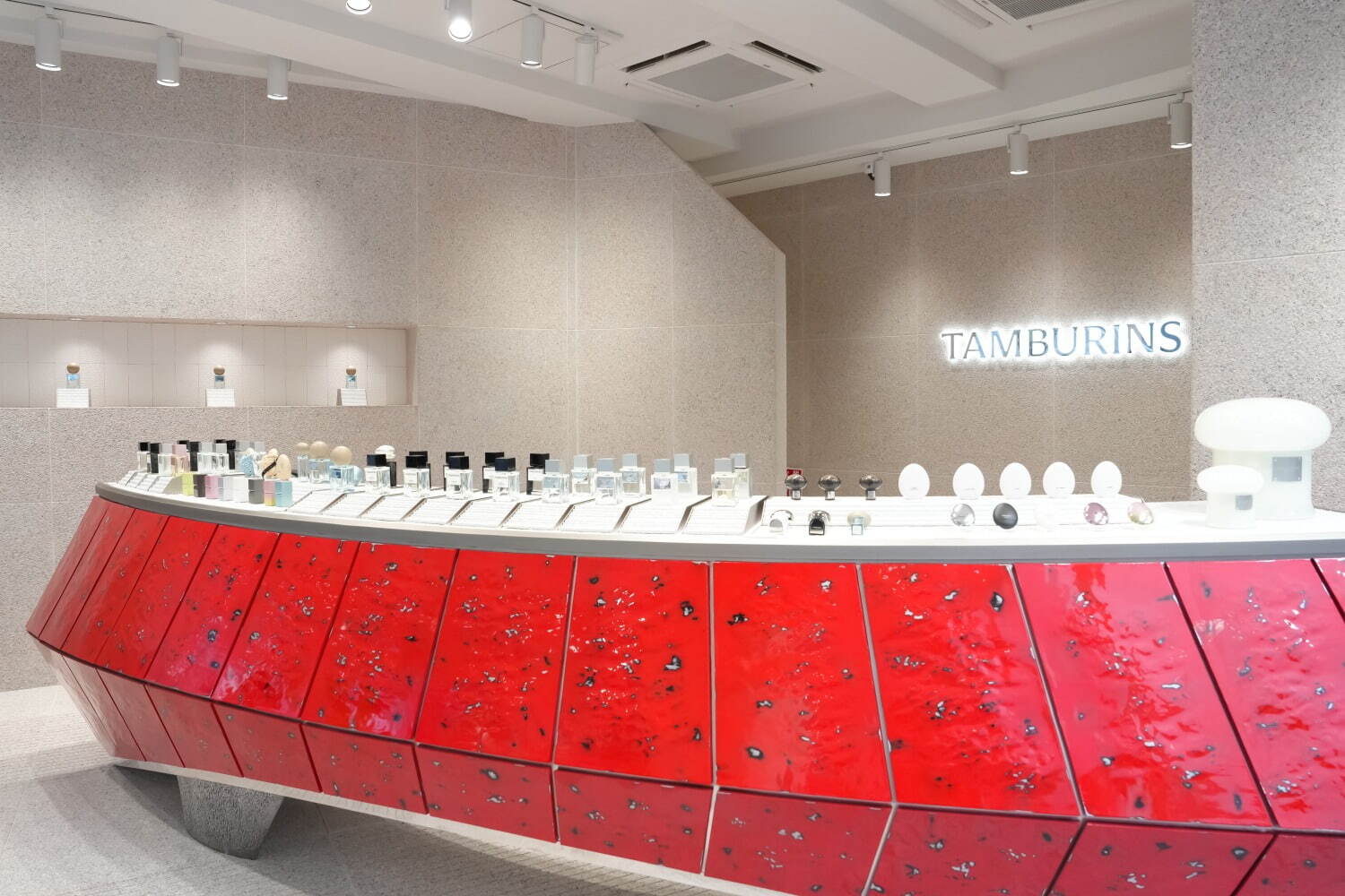 タンバリンズ旗艦店が東京・渋谷パルコ前にオープン、“卵型”フレグランス＆キャンドルなど勢揃い｜写真34
