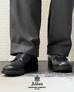 エンジニアド ガーメンツ×オールデンの革靴、スエードや“老舗タンナー”レザーのVチップ｜写真31