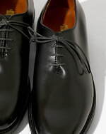 エンジニアド ガーメンツ×オールデンの革靴、スエードや“老舗タンナー”レザーのVチップ｜写真20