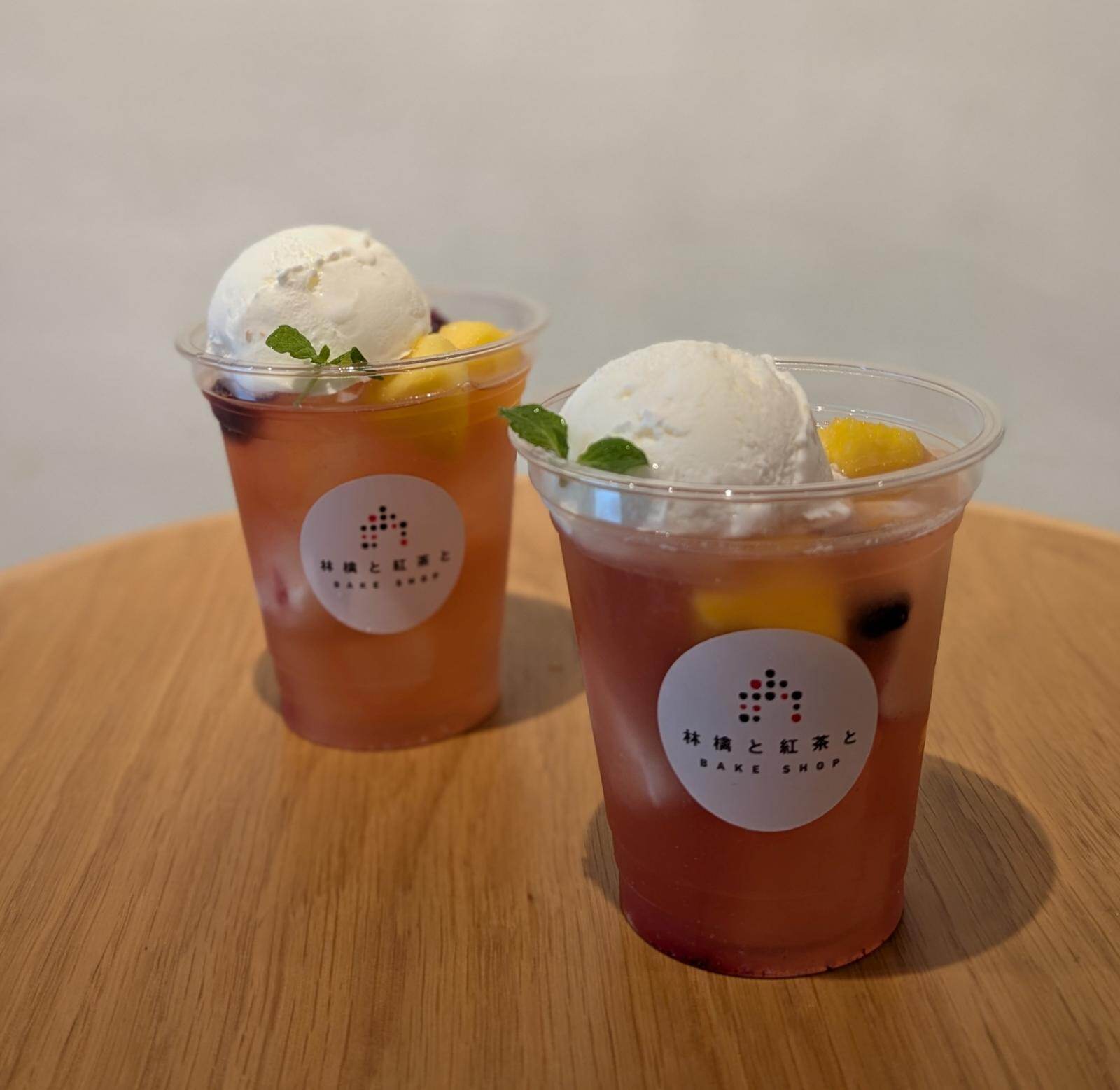 林檎と紅茶と「アサイーボウルなフルーツティー」1杯 880円※各日30杯限り※7月23日(水)～7月27日(日)
