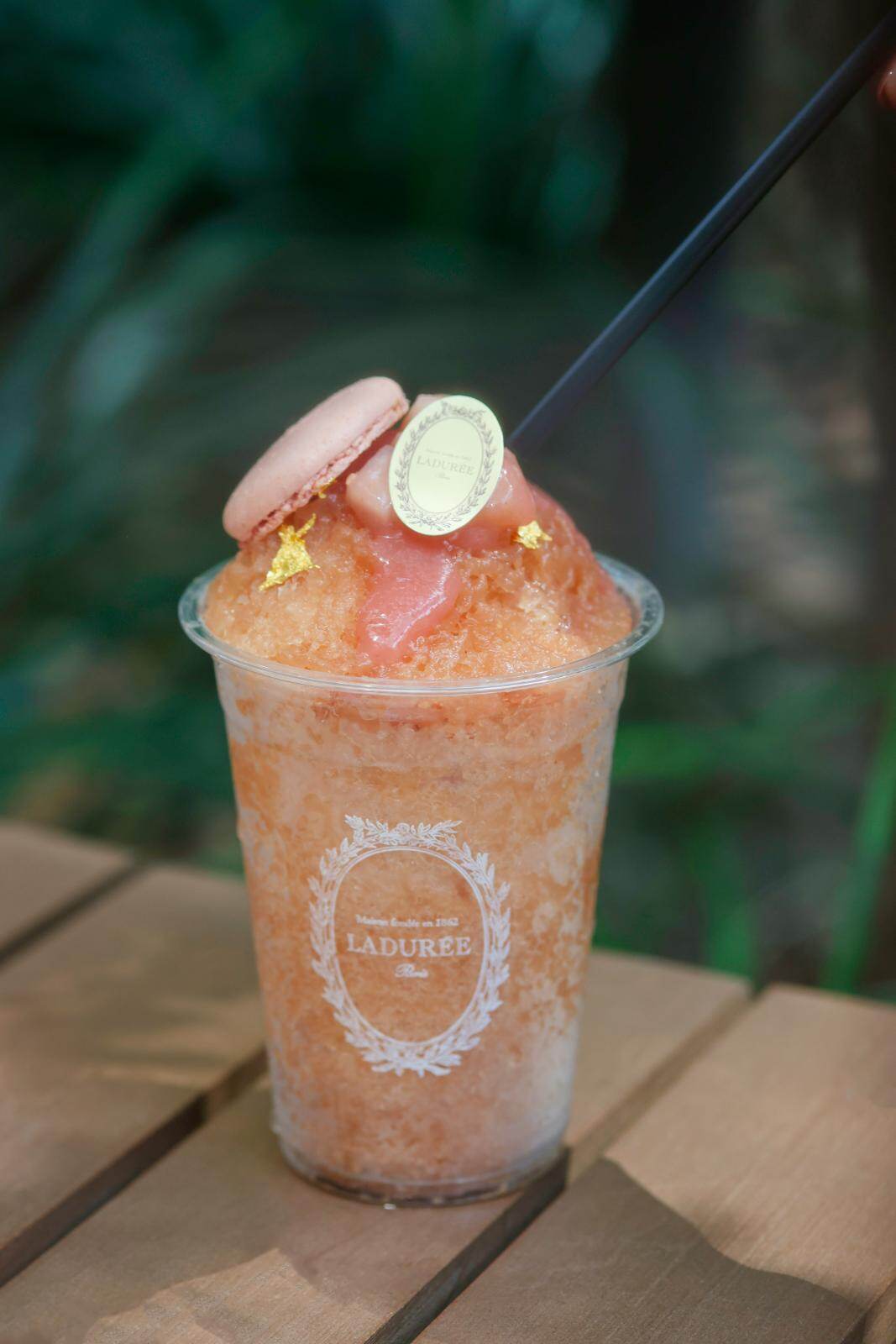 ラデュレ夏限定デザート、桃クリームやソルベ重ねた“白桃パフェ”＆淡いピンクの白桃スムージーなど｜写真4