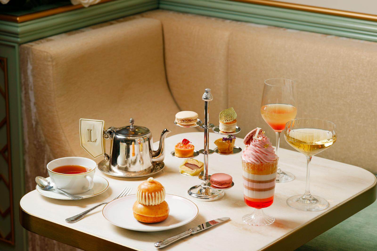 ラデュレ(Ladurée) 白桃 アフタヌーンティー｜写真1