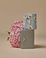 プラダのウィメンズ財布、花柄レザーの三つ折りウォレットや“くすみピンク”のミニ財布｜写真17