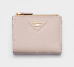 プラダのウィメンズ財布、花柄レザーの三つ折りウォレットや“くすみピンク”のミニ財布｜写真6