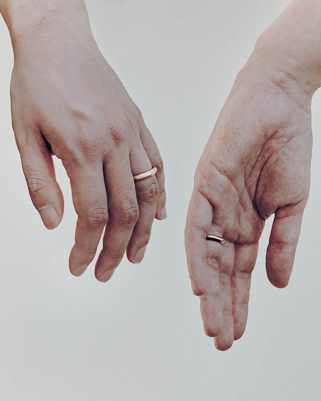 シハラのゴールドジュエリー、“家具や照明”の造形をイメージしたユニセックスリング｜写真8