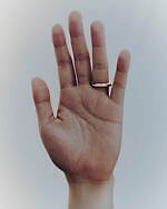 シハラのゴールドジュエリー、“家具や照明”の造形をイメージしたユニセックスリング｜写真6