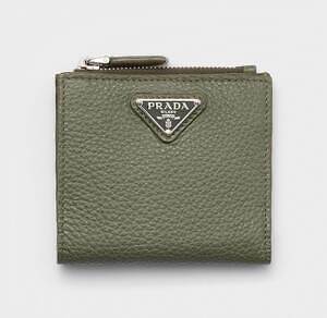 PRADA 二つ折り財布 ミントグリーン Amazon | [Prada] [プラダ] 二つ折り財布 サフィアーノ マルチ