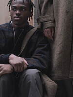 ポリプロイド、ヘリンボーンツイードのステンカラーコート＆“トレンチコート風”ロングジレなど｜写真75