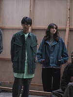 ポリプロイド、ヘリンボーンツイードのステンカラーコート＆“トレンチコート風”ロングジレなど｜写真71