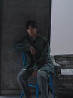 ポリプロイド、ヘリンボーンツイードのステンカラーコート＆“トレンチコート風”ロングジレなど｜写真81