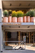 GUESS JEANS“アジア本土初”旗艦店が東京・表参道に、M A S Uコラボデニムなど限定販売｜写真2