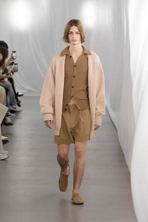 システム(SYSTEM) 2026年春夏ウィメンズ&メンズコレクション  - 写真5