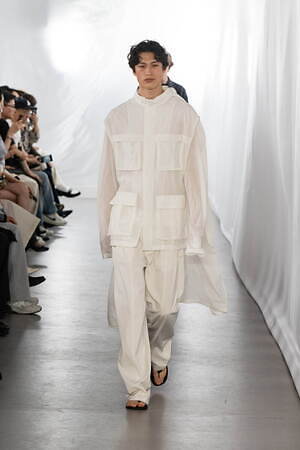 システム(SYSTEM) 2026年春夏ウィメンズ&メンズコレクション  - 写真15