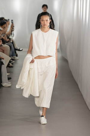 システム(SYSTEM) 2026年春夏ウィメンズ&メンズコレクション  - 写真23
