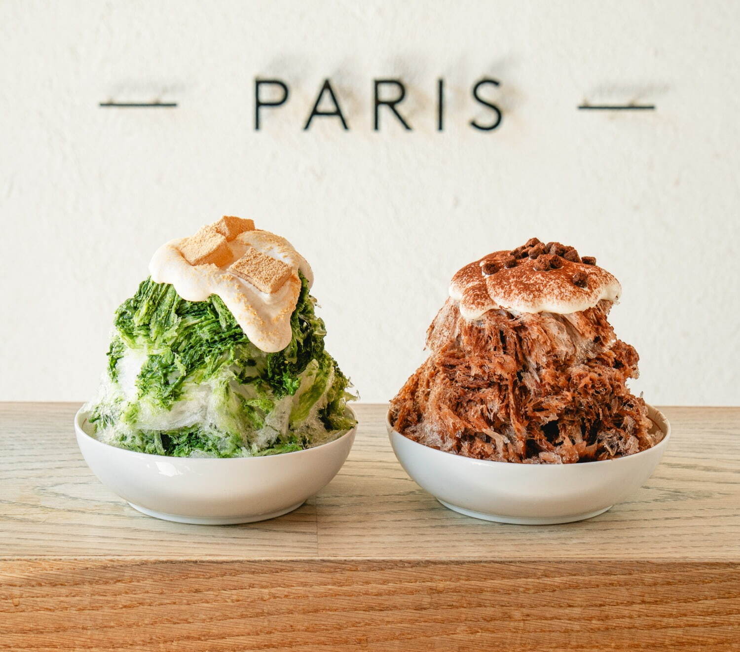 カフェ キツネの“ふわふわ”かき氷、きな粉クリーム×わらび餅の抹茶や大人の濃厚ティラミス味