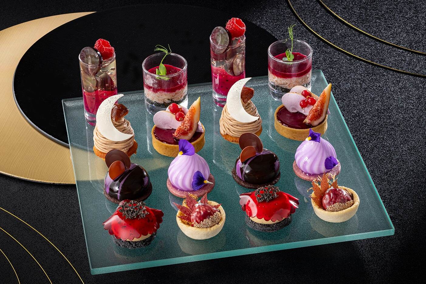 コンラッド東京「月」着想のハロウィンアフタヌーンティー、和栗モンブラン＆巨峰ゼリーなど