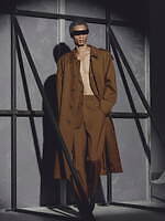 エムエム6 メゾン マルジェラ初のメンズ、光沢スリーブのジャケット＆ドレープ引き立つウールトレンチ｜写真7