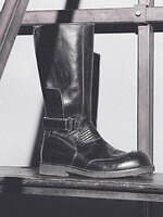 エムエム6 メゾン マルジェラ初のメンズ、光沢スリーブのジャケット＆ドレープ引き立つウールトレンチ｜写真9