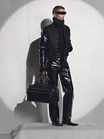 エムエム6 メゾン マルジェラ初のメンズ、光沢スリーブのジャケット＆ドレープ引き立つウールトレンチ｜写真8