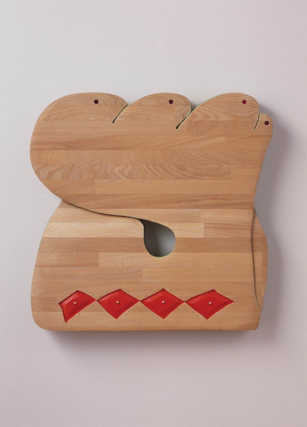 渡辺豊重 《さまざま》 1985年 木、アクリル絵具、金属 神奈川県立近代美術館蔵