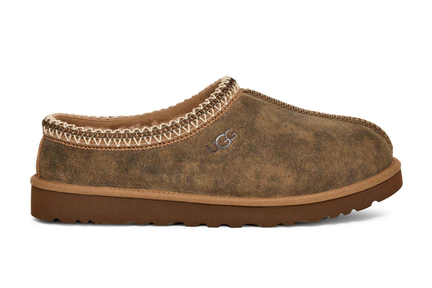 UGG“ロープ風”シューレースの厚底スニーカー＆ぽってりソールの