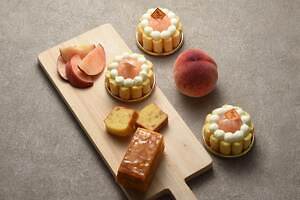 フレデリック・カッセル「白桃」スイーツ、“フランボワーズ×白桃”の2色使いマカロンなど