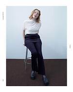 フィーニー 2025-26年秋冬コレクション、柔らかな抜け感のモノトーン｜写真10