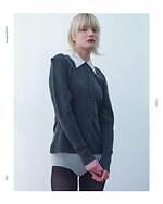 フィーニー 2025-26年秋冬コレクション、柔らかな抜け感のモノトーン｜写真16