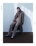 フィーニー 2025-26年秋冬コレクション、柔らかな抜け感のモノトーン｜写真21